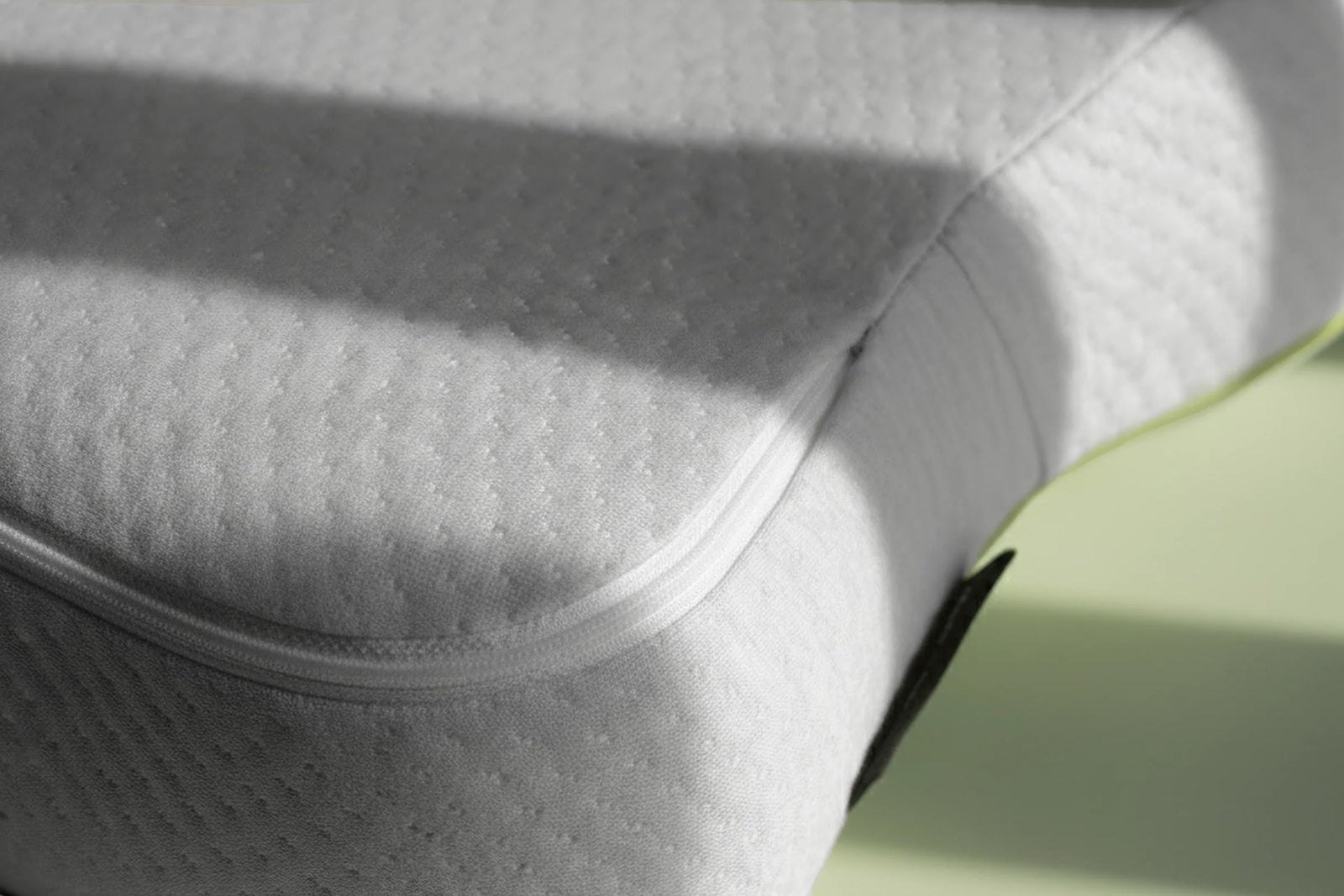 Zippered cover edge